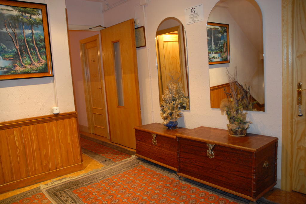Hotel Europa Лес Екстериор снимка