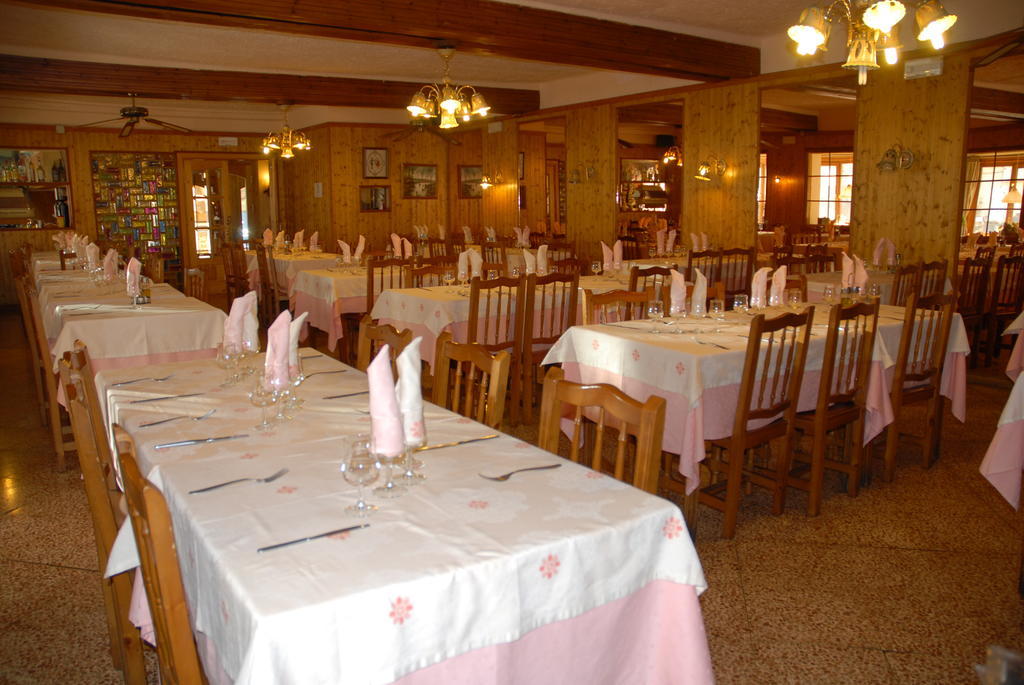 Hotel Europa Лес Екстериор снимка
